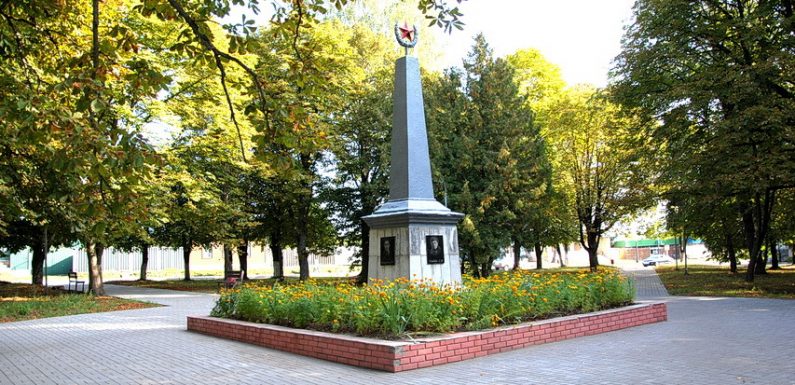 В цьому році пам’ятнику бійцям та командирам партизанського загону «За Батьківщину» в Ямполі виповнюється 60 років