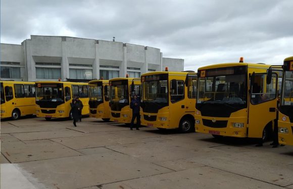 Ямпільській та Свеській громадам передали нові шкільні автобуси