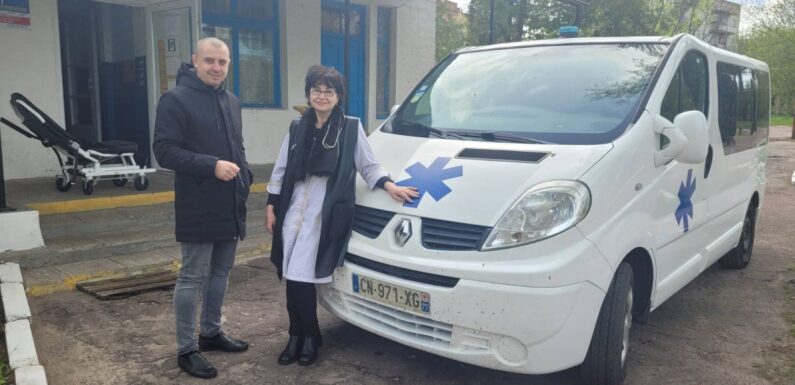 Свеська громада отримала автомобіль швидкої медичної допомоги