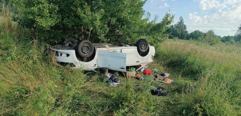 В Дорошівці перекинувся автомобіль, пасажирка отримала тілесні ушкодження  