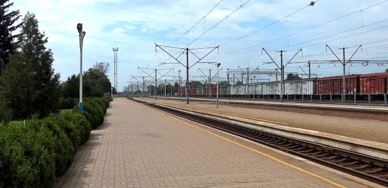 🔴 📺 Мешканці Дружбівської та Ямпільської громад вимагають від «Укрзалізниці» повернути прямий електропотяг до Києва