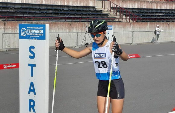Юна лижниця зі Свеси виступає на Кубку світу в Естонії