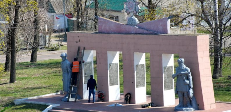 В Ямполі ремонтують пам’ятники періоду Другої світової війни