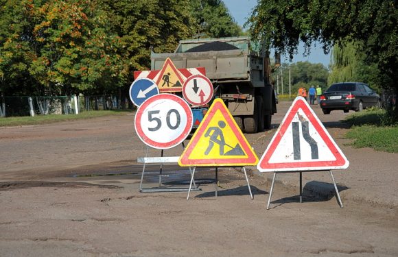🔴 📸 Вперше за 20 років у Ямполі ремонтують дорогу біля школи №2