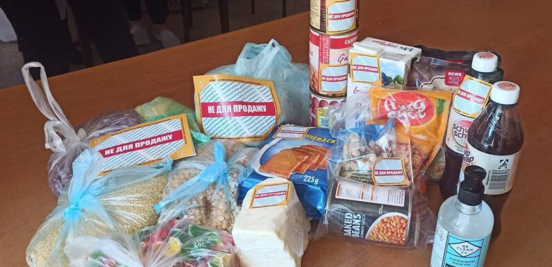 В Ямполі продовжують видавати продуктові набори потребуючим мешканцям громади