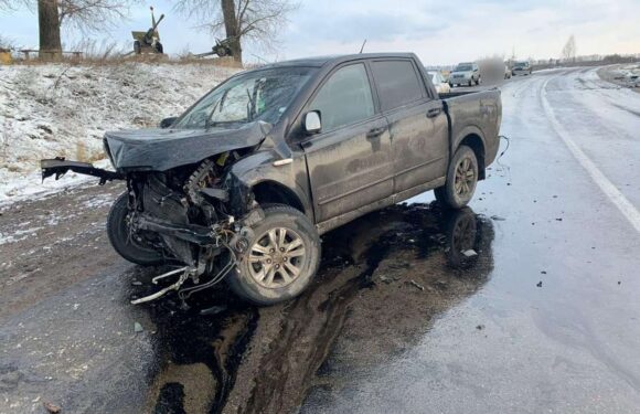 На Глухівщині не розминулись дві автівки: шестеро людей пострадало
