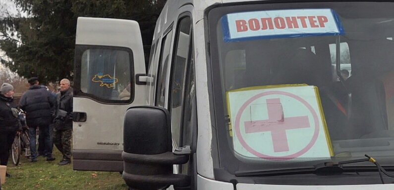 🔴 📸  Жителям Дорошівки видали гуманітарну допомогу від церковних організацій