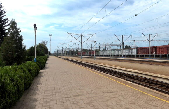 По станції Хутір-Михайлівський оновлено розклад руху поїздів