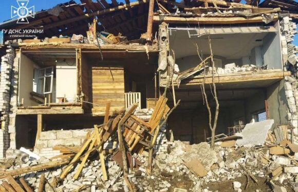 По сусідній Середино-Буді росіяни завдали авіаційного удару: пошкоджені приватні будинки, дитячий садок та спорткомплекс
