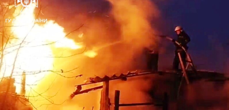 <strong>Рятувальники опублікували відео з пожежі в селі Шатрищи</strong>
